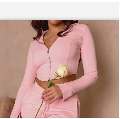 Women’s cargo pants with pockets, high waist drawstring, and wide leg cut